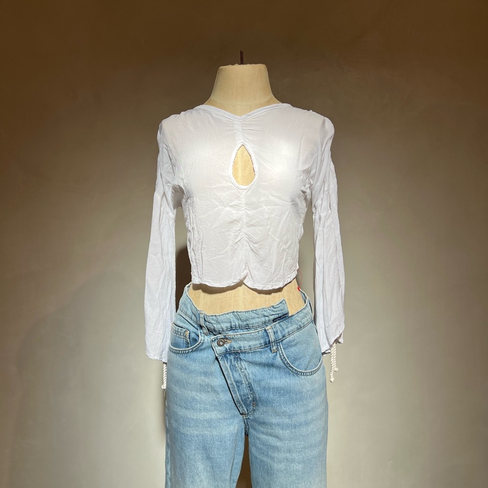 Jen's Pirate Booty White Crop Top with Lacy Texture and Keyhole Cutout